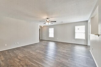 15515 Echo Stable Ln in Cypress, TX - Foto de edificio - Building Photo