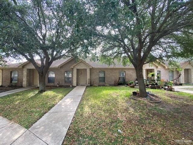 property at 2402 Tahiti Dr