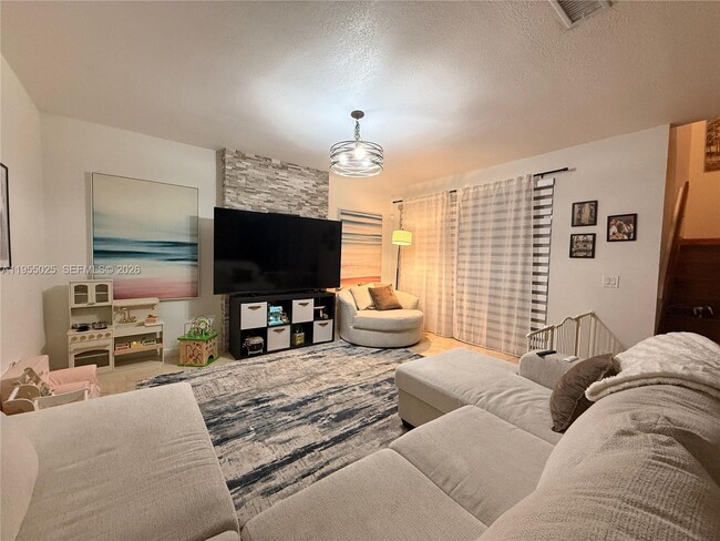 17262 NW 6th Ct in Pembroke Pines, FL - Building Photo - Building Photo