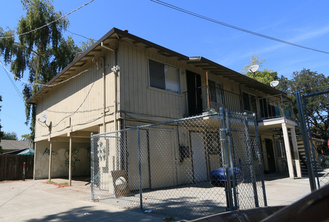 Maple Manor in Stockton, CA - Building Photo - Building Photo