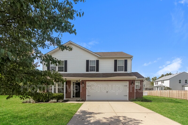 1690 Stanford Dr in Avon, IN - Building Photo