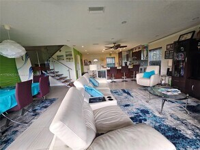 9130 SE Riverfront Terrace in Tequesta, FL - Building Photo - Building Photo