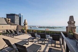 17 Battery Pl in New York, NY - Building Photo - Building Photo