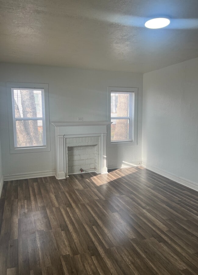 property at 120 N 8th Ave