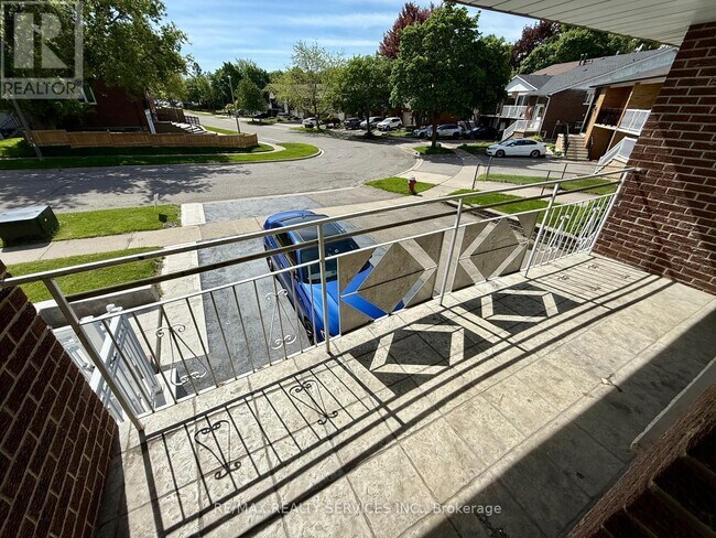 70 Prouse Dr in Brampton, ON - Building Photo - Building Photo