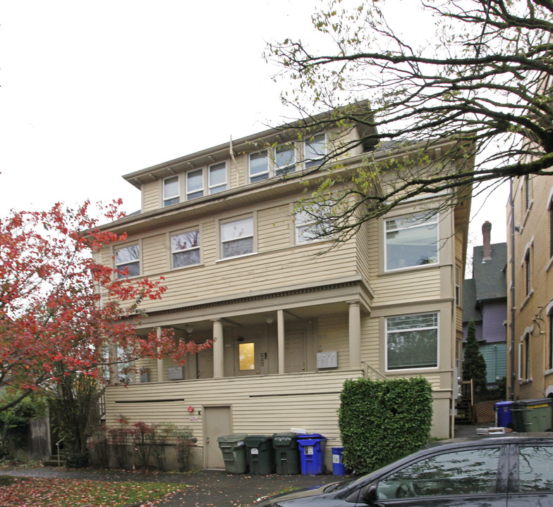 1223-1227 SE Yamhill St in Portland, OR - Building Photo