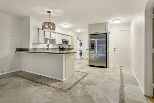 2600 Torrey Pines Rd