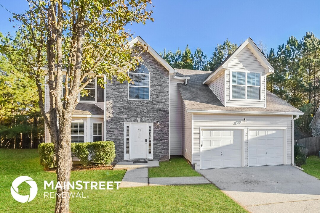 4232 Basinside Ct in Douglasville, GA - Foto de edificio