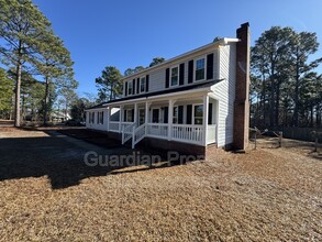 879 Foxcroft Dr in Fayetteville, NC - Foto de edificio - Building Photo