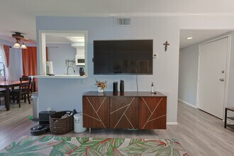 5310 Circle Dr in Sherman Oaks, CA - Building Photo - Building Photo