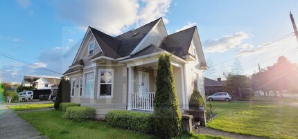 602 5th Ave NW in Puyallup, WA - Foto de edificio - Building Photo