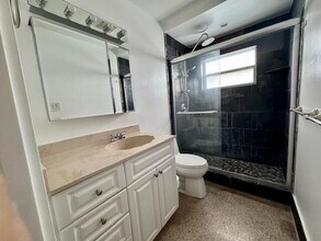 2612 NE 13th Ct, Unit 2612 NE 13th Court in Fort Lauderdale, FL - Building Photo - Building Photo