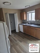 597 W Main St in Glenville, WV - Building Photo - Building Photo