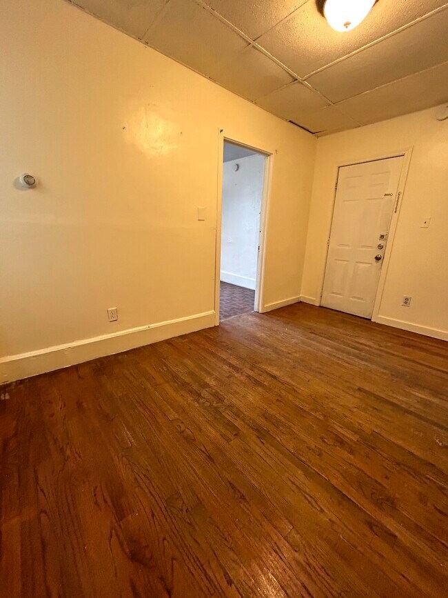 200 London St, Unit 2 in Boston, MA - Foto de edificio - Building Photo
