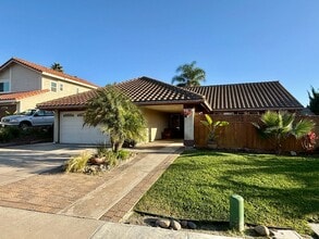 7948 Represa Cir in Carlsbad, CA - Building Photo - Building Photo