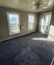 735 E College Ave in Jacksonville, IL - Building Photo - Building Photo