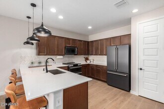 9001 W Rancho Dr in Glendale, AZ - Building Photo - Building Photo