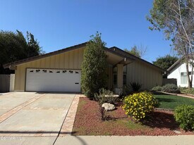 2923 E Sierra Dr in Thousand Oaks, CA - Building Photo