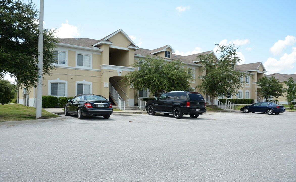 Anand Vihar in Wesley Chapel, FL - Building Photo