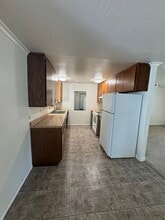 555 Hamlin Dr in Canyonville, OR - Building Photo - Building Photo