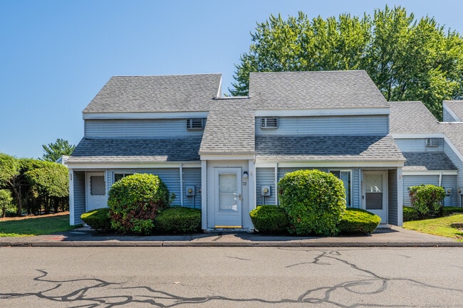 72 Cinnamon Spring in South Windsor, CT - Building Photo - Building Photo