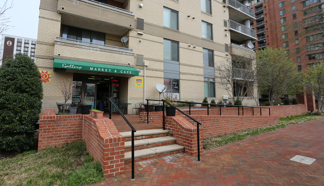 The Gallery at White Flint in Rockville, MD - Foto de edificio - Building Photo