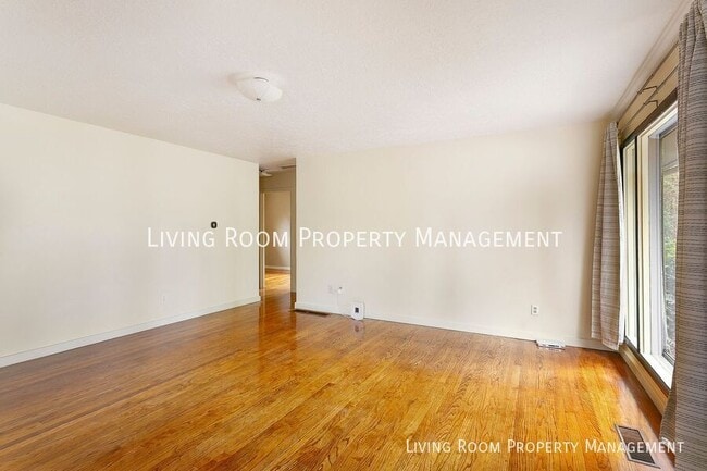 8414 N Peninsular Ave in Portland, OR - Building Photo - Building Photo