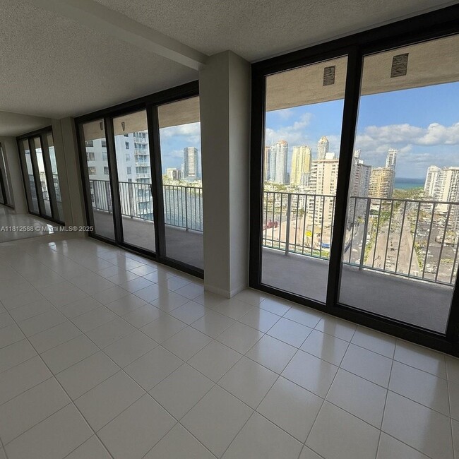 290 174th St in Sunny Isles Beach, FL - Building Photo - Building Photo