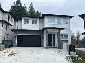 8589 Forest Gate Dr in Chilliwack, BC - Building Photo