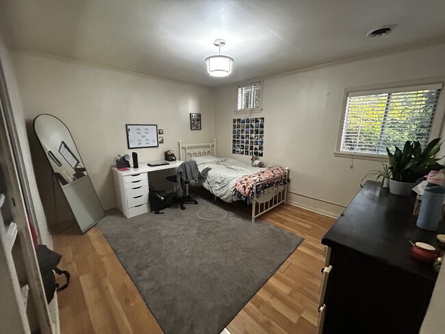 23 1/2 S High St, Unit 23.5 S High