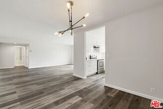 645 Westmount Dr in West Hollywood, CA - Building Photo - Building Photo