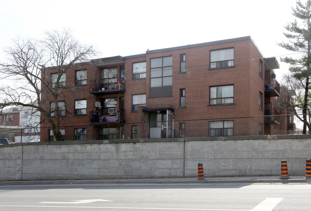 139 Brookhaven Dr in Toronto, ON - Building Photo
