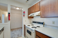 Briargreen Apartments in Huntsville, AL - Building Photo - Building Photo