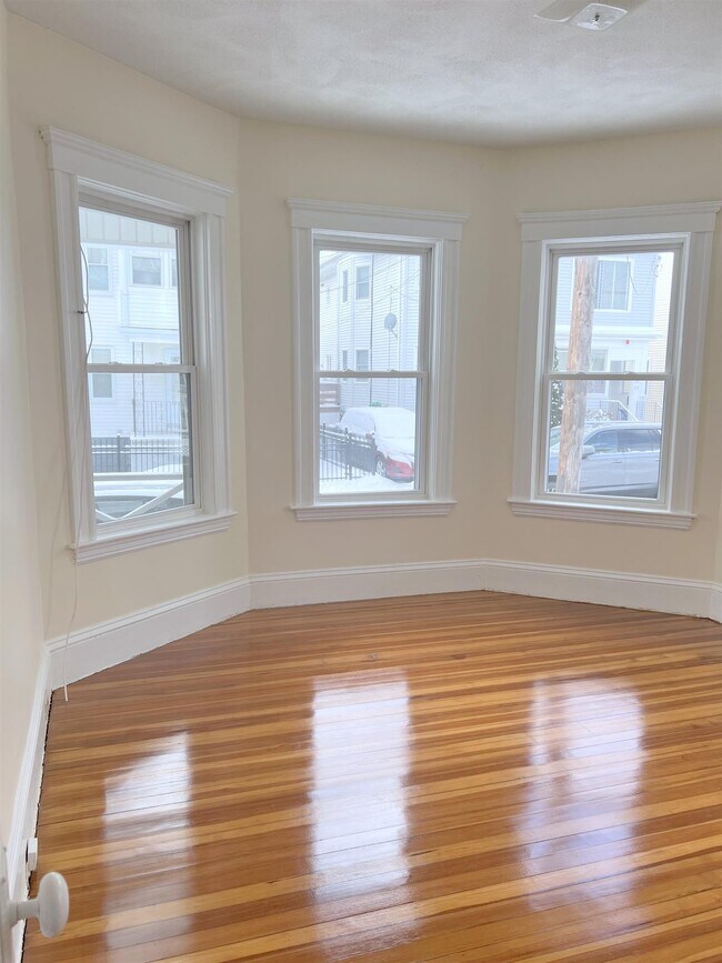 44 Wilson Ave, Unit 2 in Belmont, MA - Building Photo - Building Photo