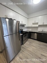 258C-258C Sunview St in Waterloo, ON - Building Photo - Building Photo