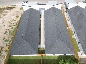 22 N Alexandrite Ave in Edinburg, TX - Building Photo - Building Photo