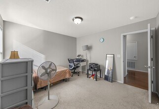 6804 SW Whitmarsh Rd in Bentonville, AR - Building Photo - Building Photo