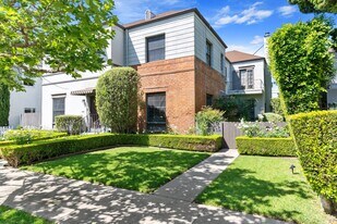 117 1/2 N Harper Ave, Unit 117 1/2 in Los Angeles, CA - Building Photo