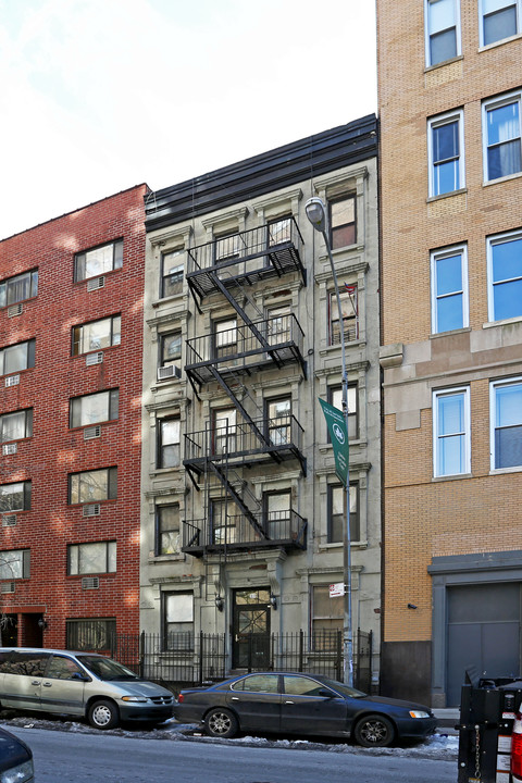 416 W 25th St in New York, NY - Building Photo