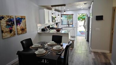 1614 Valdora St in Davis, CA - Foto de edificio - Building Photo