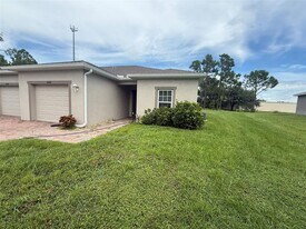 24484 Zephyr Ct in Punta Gorda, FL - Building Photo