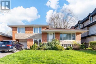 151 Newton Dr in Toronto, ON - Building Photo