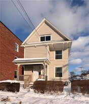 90 Washington St in Auburn, NY - Building Photo