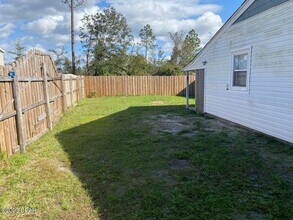 8202 Eastwood Ave in Youngstown, FL - Building Photo - Building Photo