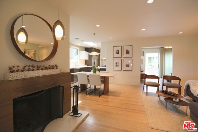 2707 Westwood Blvd in Los Angeles, CA - Building Photo - Building Photo