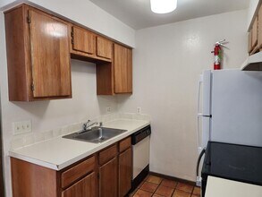 2600 W Zia Rd in Santa Fe, NM - Foto de edificio - Building Photo