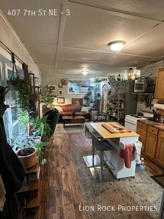 property at 407 7th St NE
