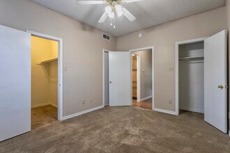The Lochley in Carrollton, TX - Foto de edificio - Interior Photo