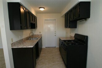 6605 Bluestone St in Austin, TX - Building Photo - Building Photo