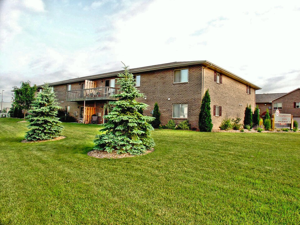 Trumpeter Park Apartments in De Pere, WI - Foto de edificio